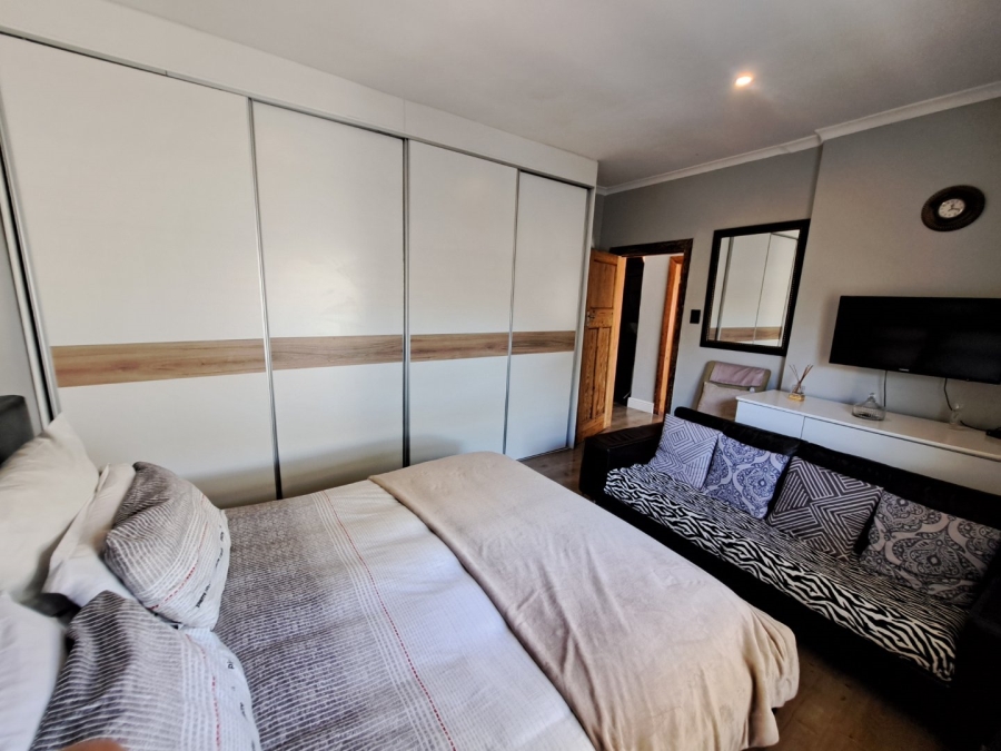 4 Bedroom Property for Sale in Lansdowne Western Cape